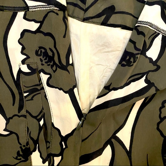 BCBGMaxAzria Leaf Print Skirt -Size 4 -Gently Used - Picture 4 of 5